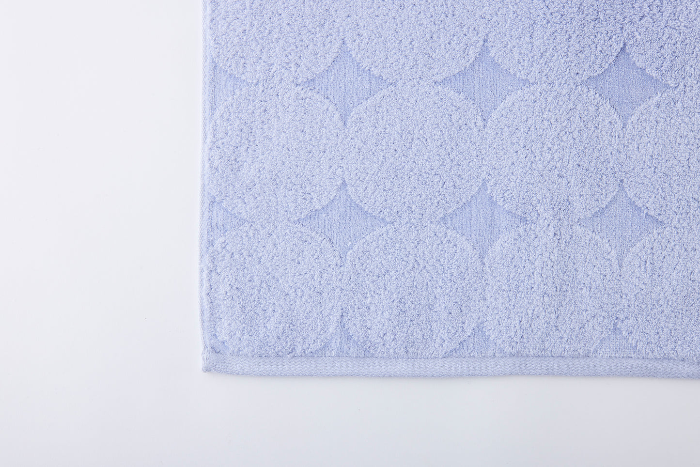menca mature – Bath Towel