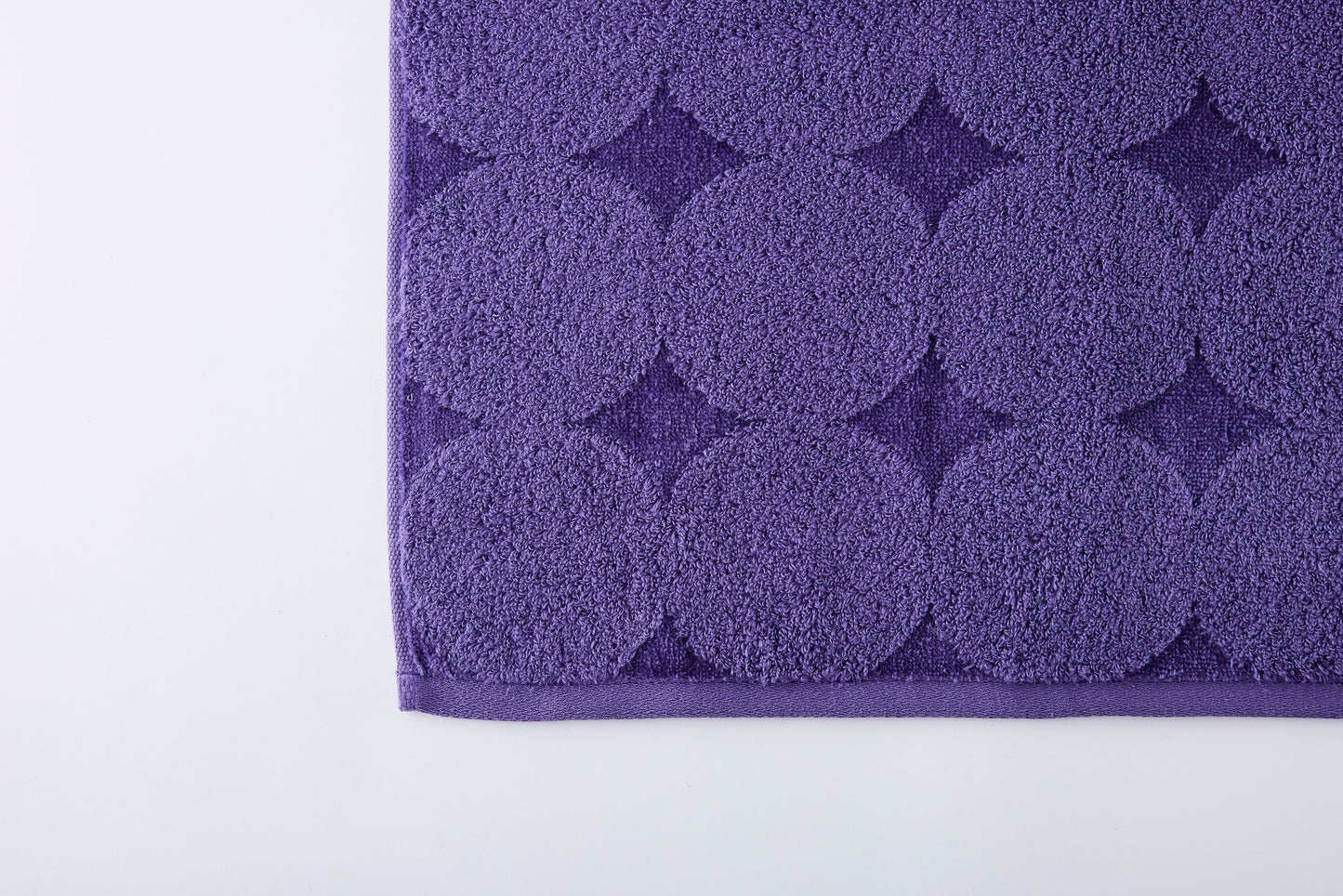menca mature – Bath Towel