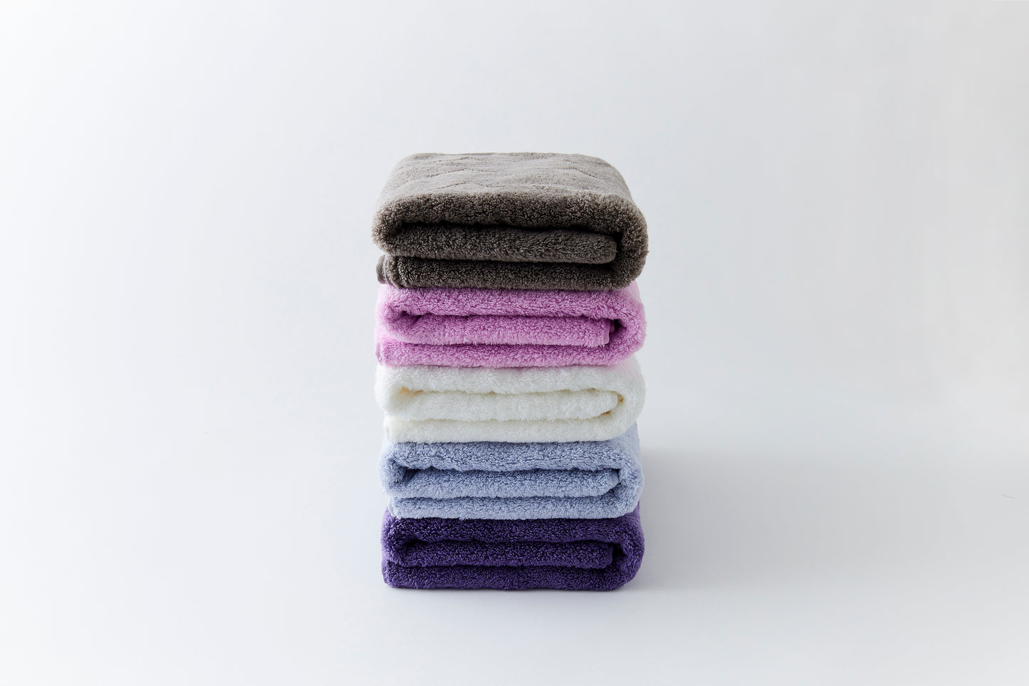menca mature – Bath Towel