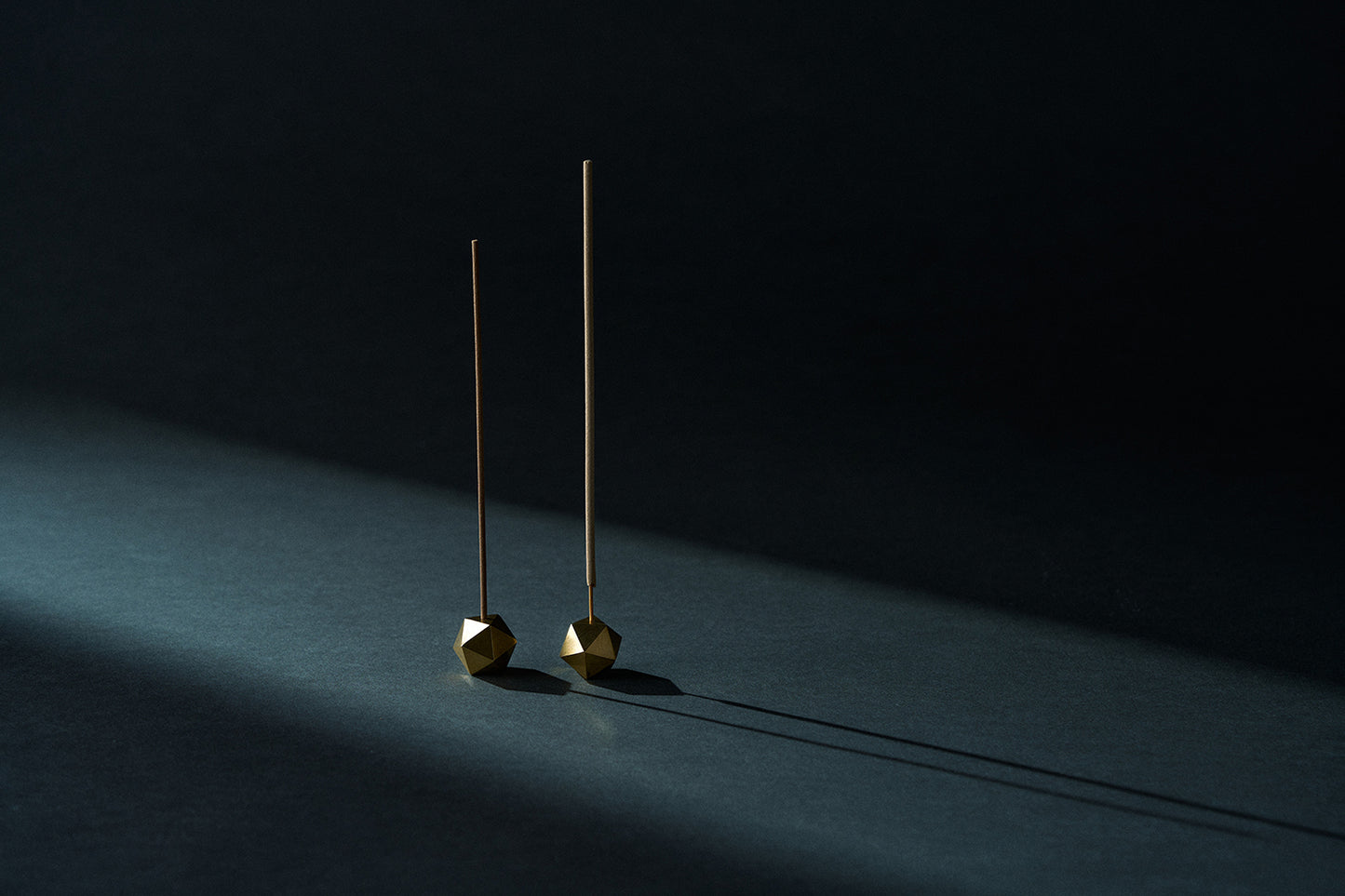 poly incense holder <brass>
