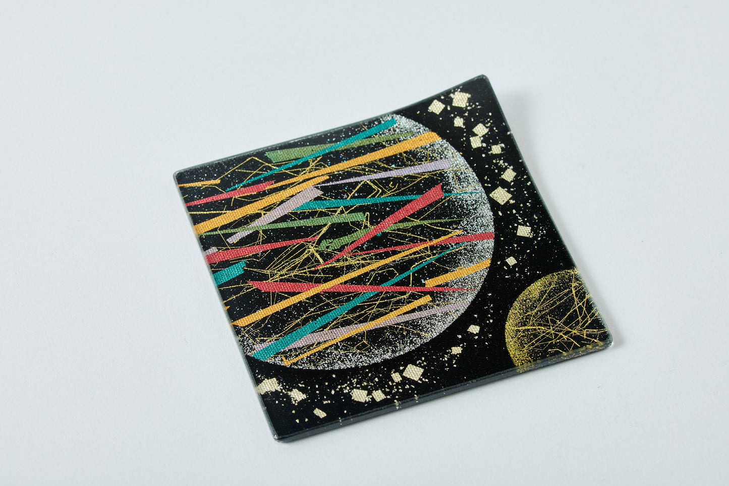 Twin Moons "双子月" – Black with Henkirihaku Plate