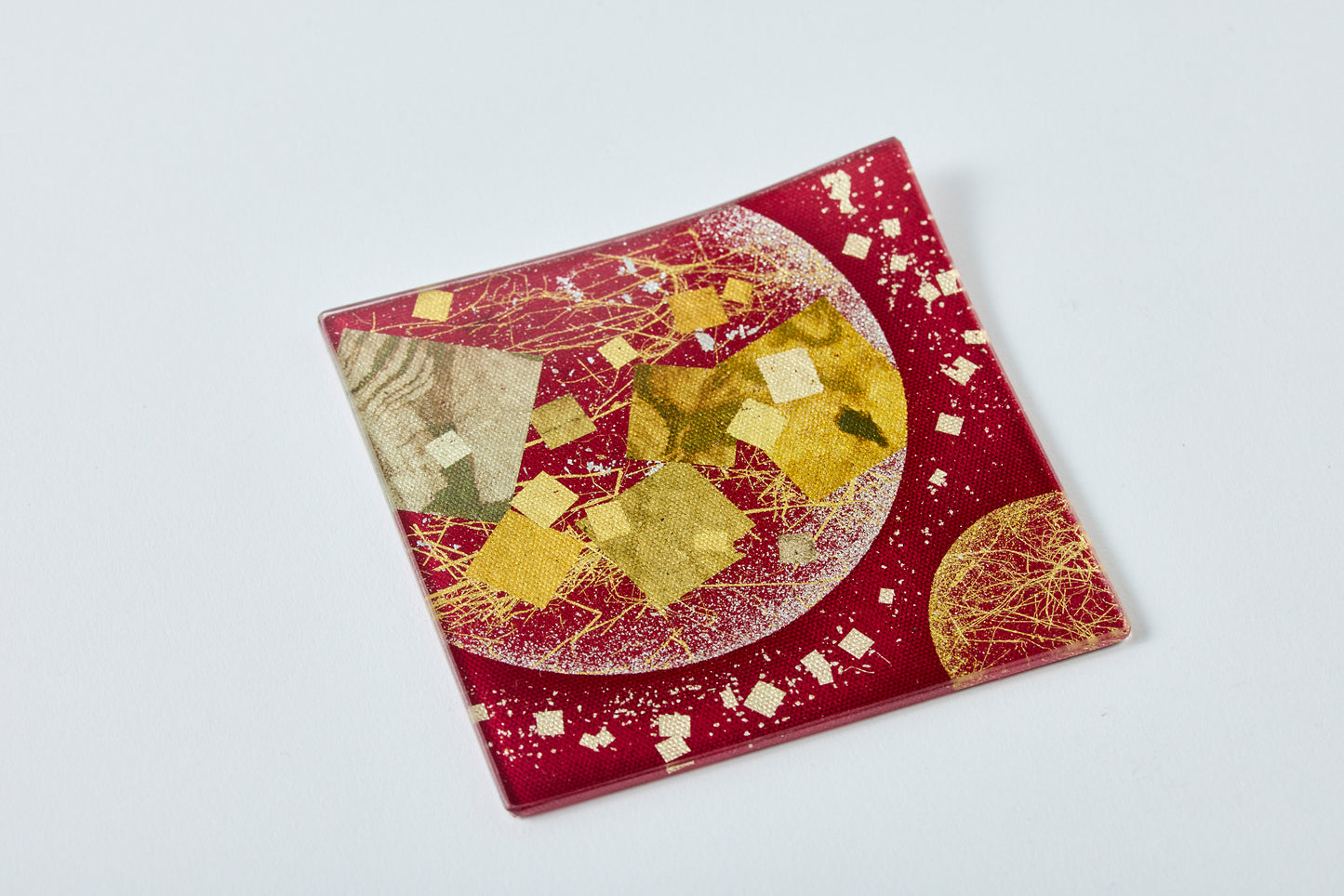 Twin Moons "双子月"– Red with Yakihaku & Kirihaku Plate