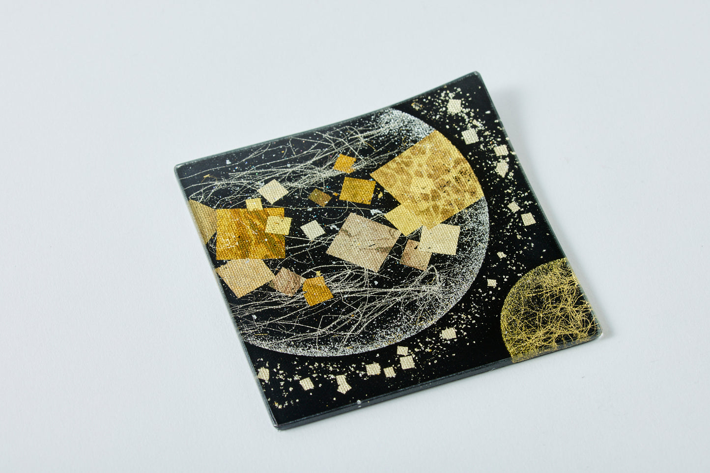 Twin Moons "双子月"– Black with Yakihaku & Kirihaku Plate