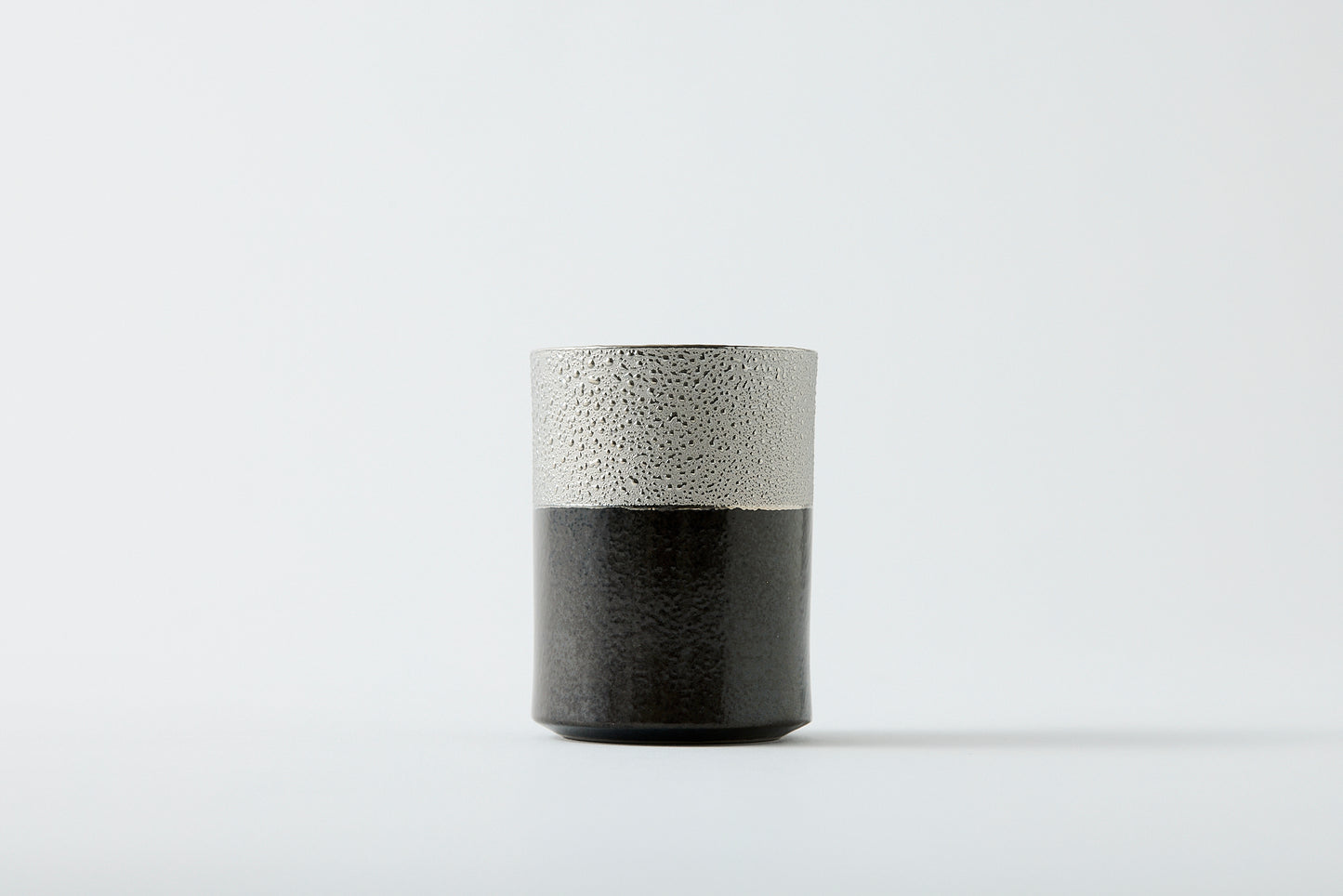 Utage Cup Medium, Black & Silver, Plain