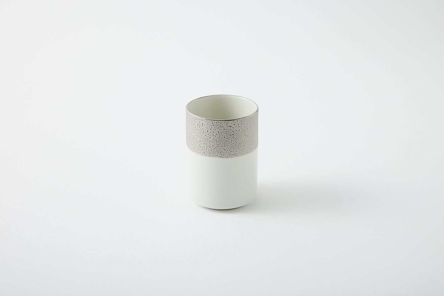 Utage Cup Medium, White & Silver, Plain