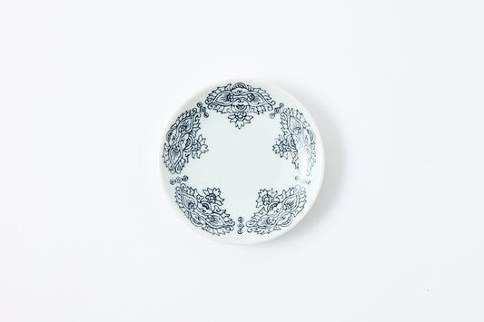 Five-Petal Karabana Motif Nabeshima Komon Small Plate Imari Porcelain