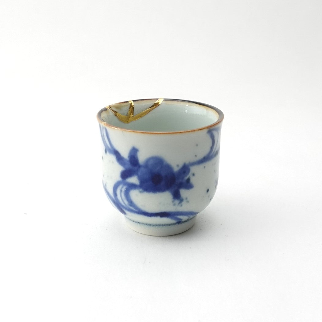 Gold Line Kosome Water Stream Sake Set Imari Porcelain