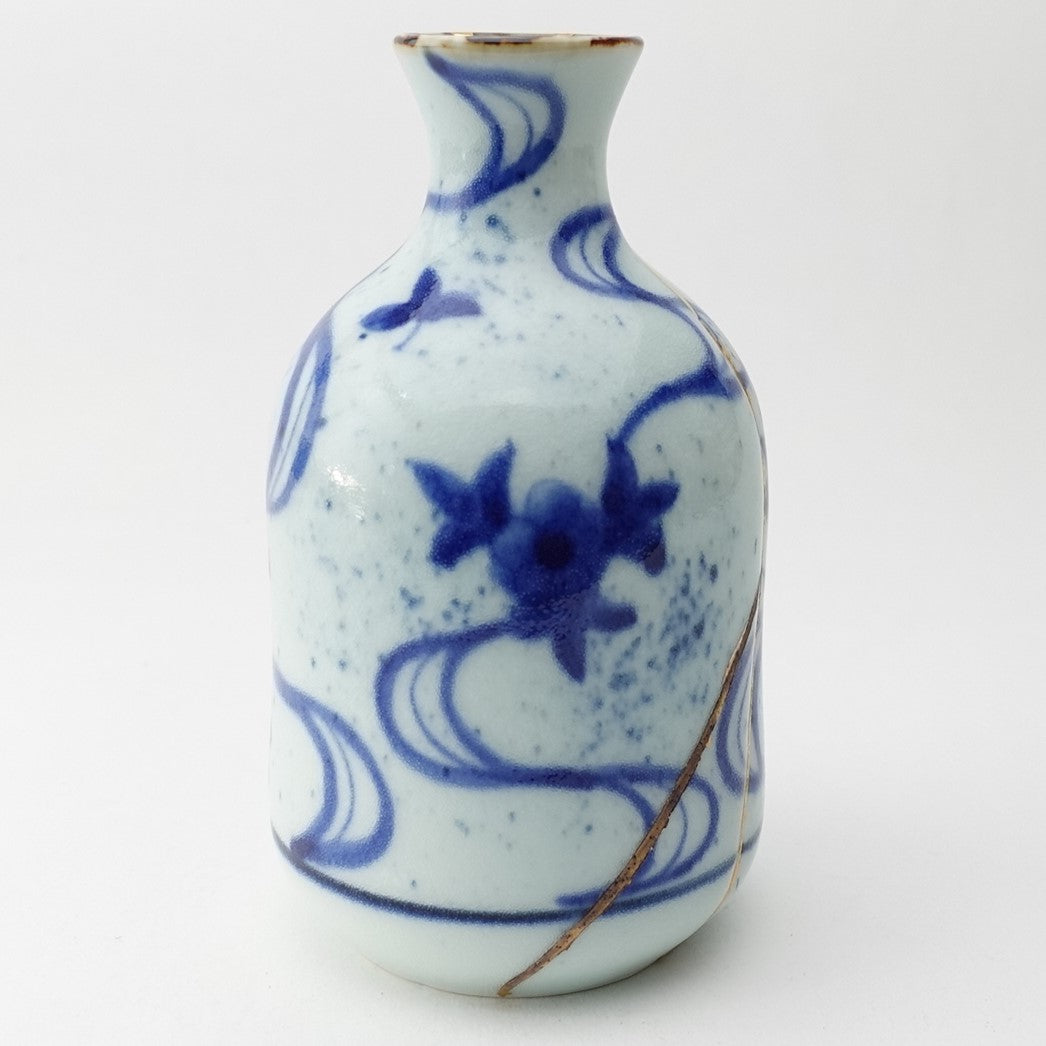 Gold Line Kosome Water Stream Sake Set Imari Porcelain