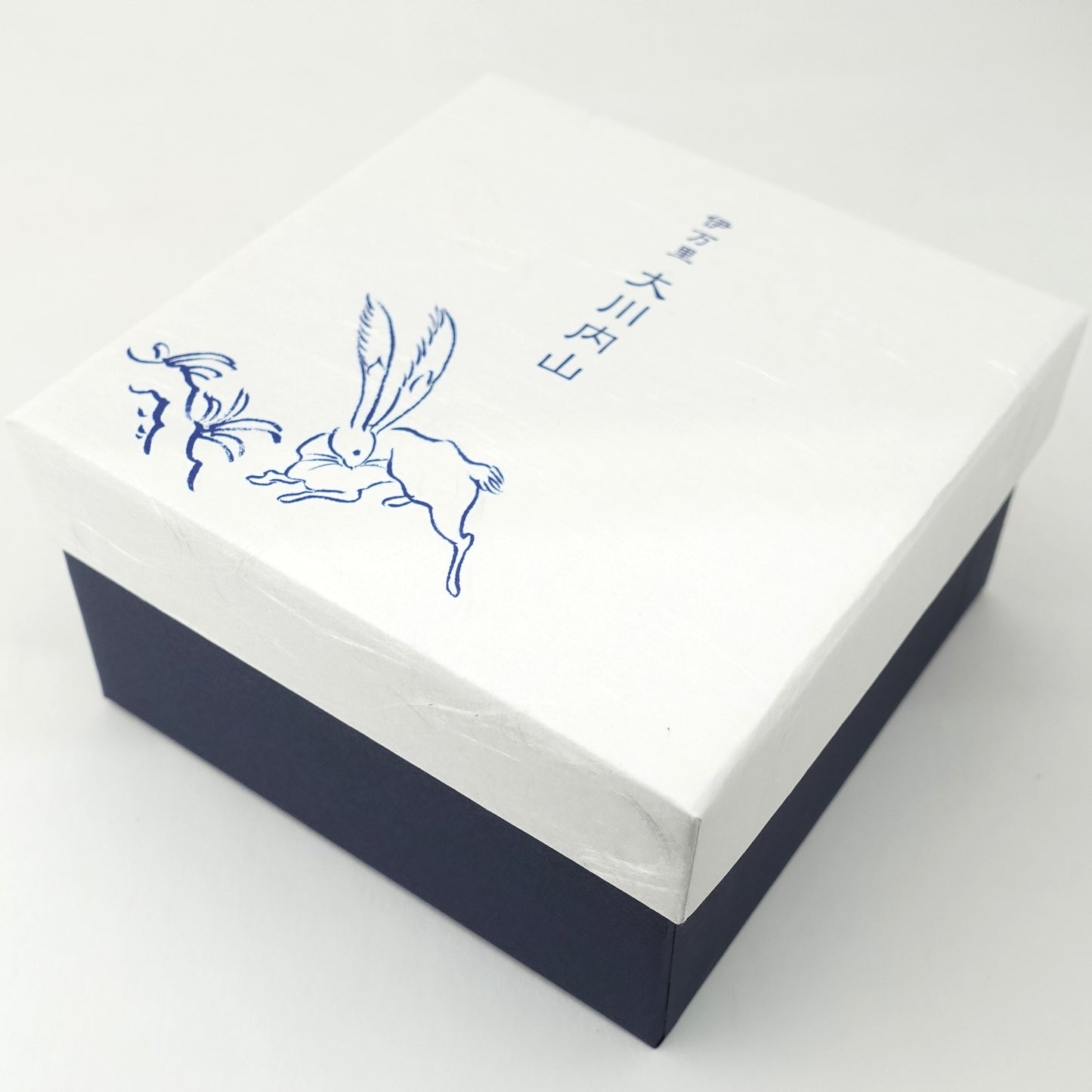 Gold Line Kosome Rabbit Rice Bowl Imari Porcelain