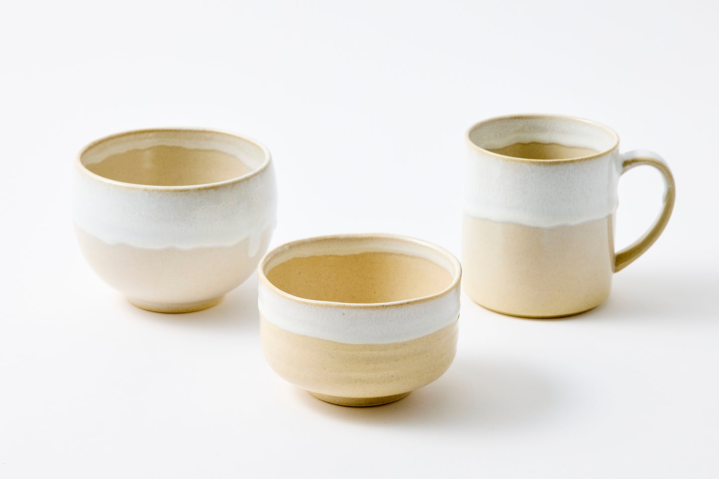 White Karatsu Flow White Glaze Round Bowl Hasami Porcelain