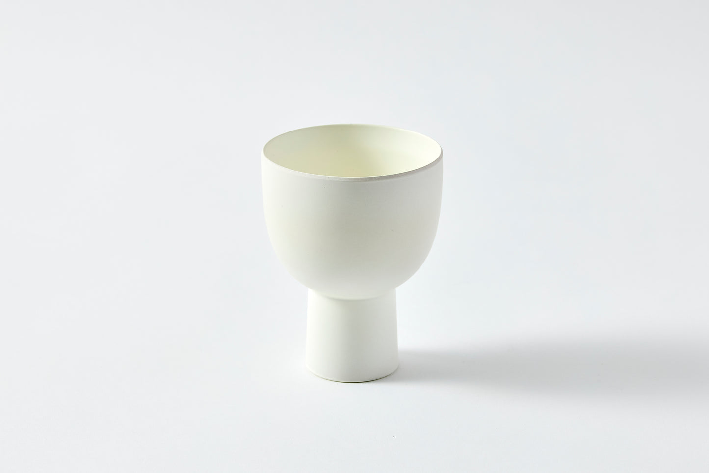 cup 115 / mat white