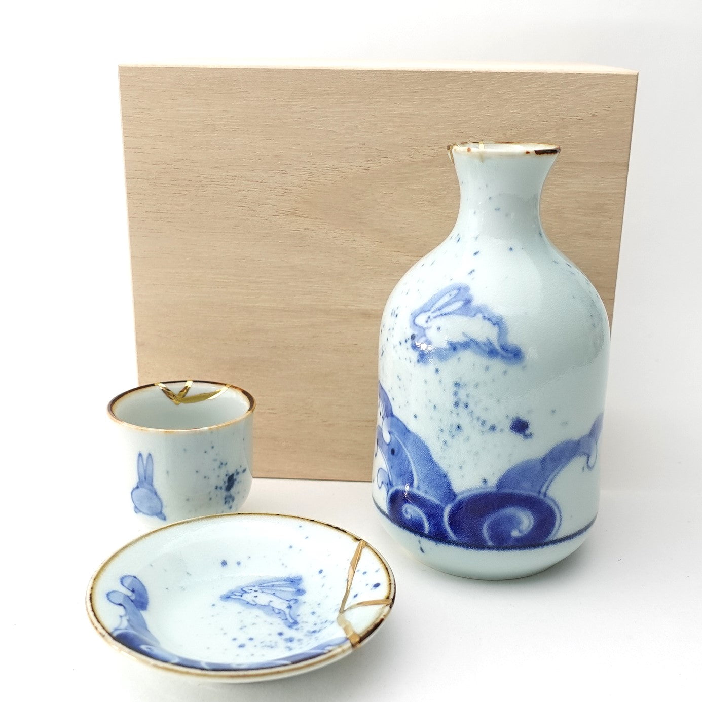 Gold Line Kosome Rabbit Sake Set Imari Porcelain