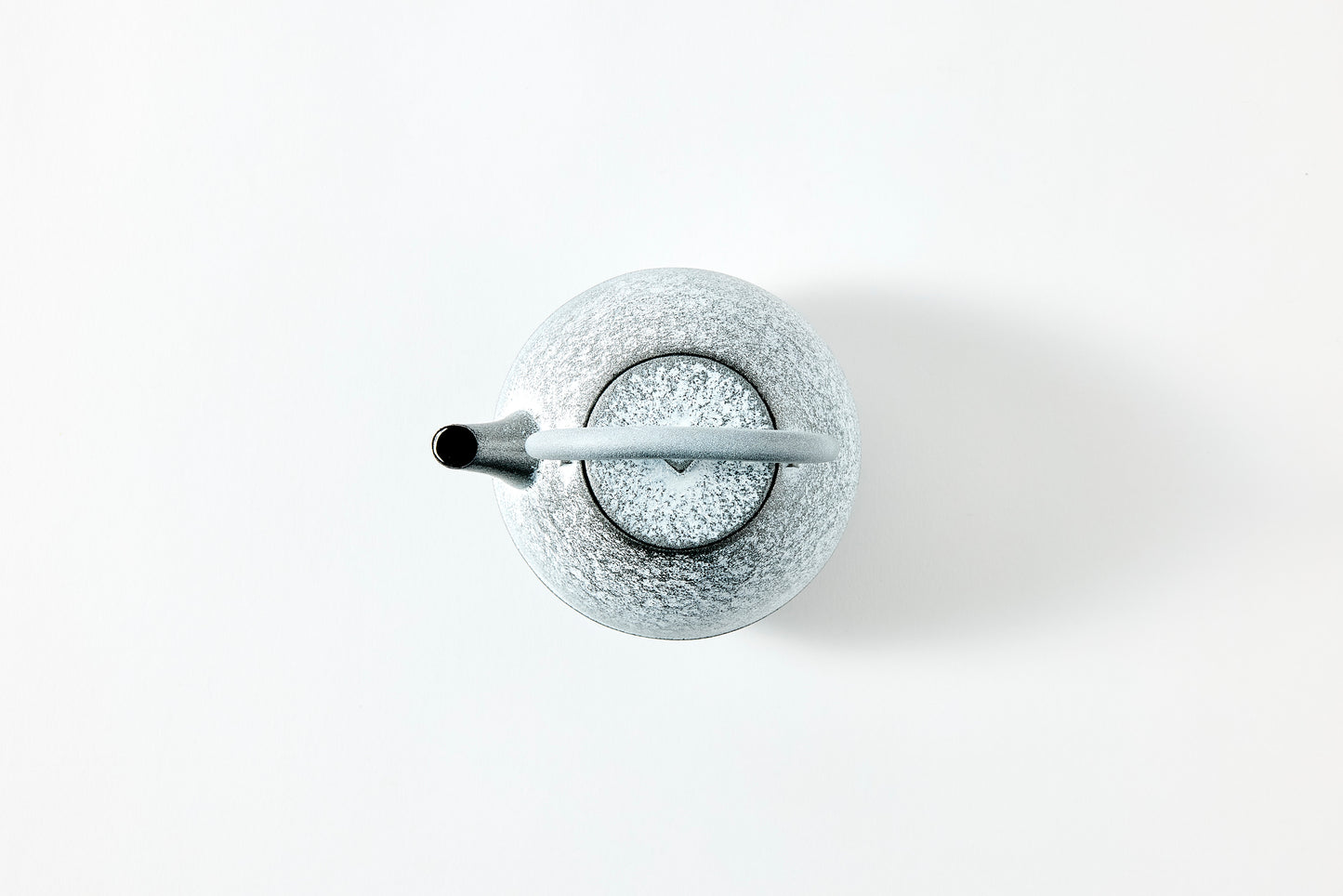 Nambu Ironware Egg Teapot Medium – Snow