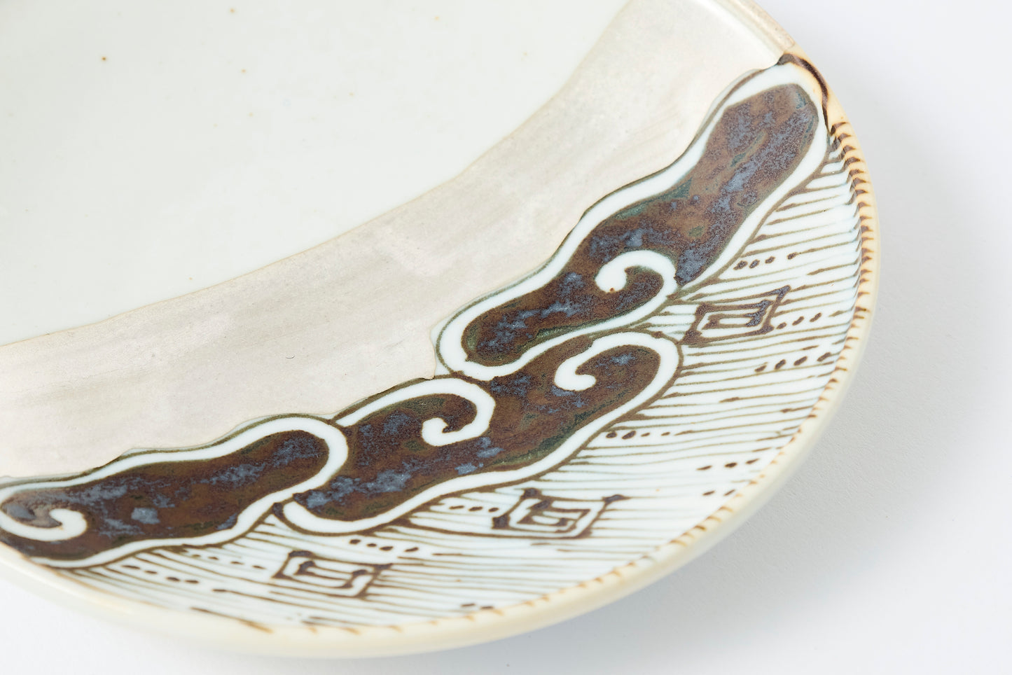 Silver-Accented Thunder Pattern 4-inch Plate Imari Porcelain