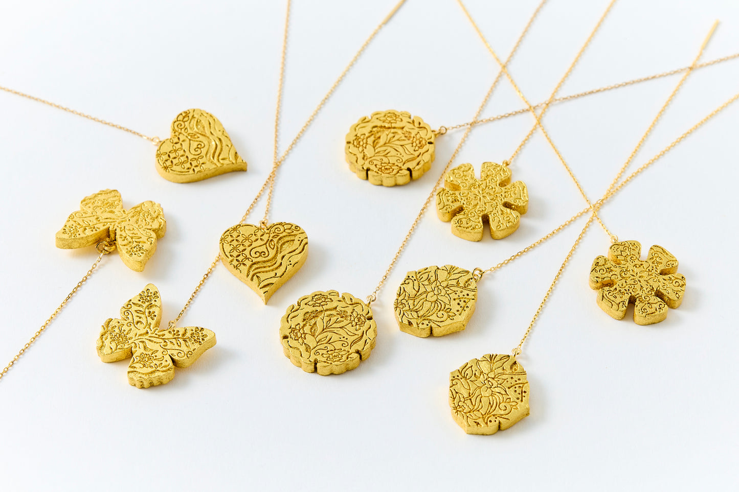 HAKUCESSORY Earrings Health Luck Gold