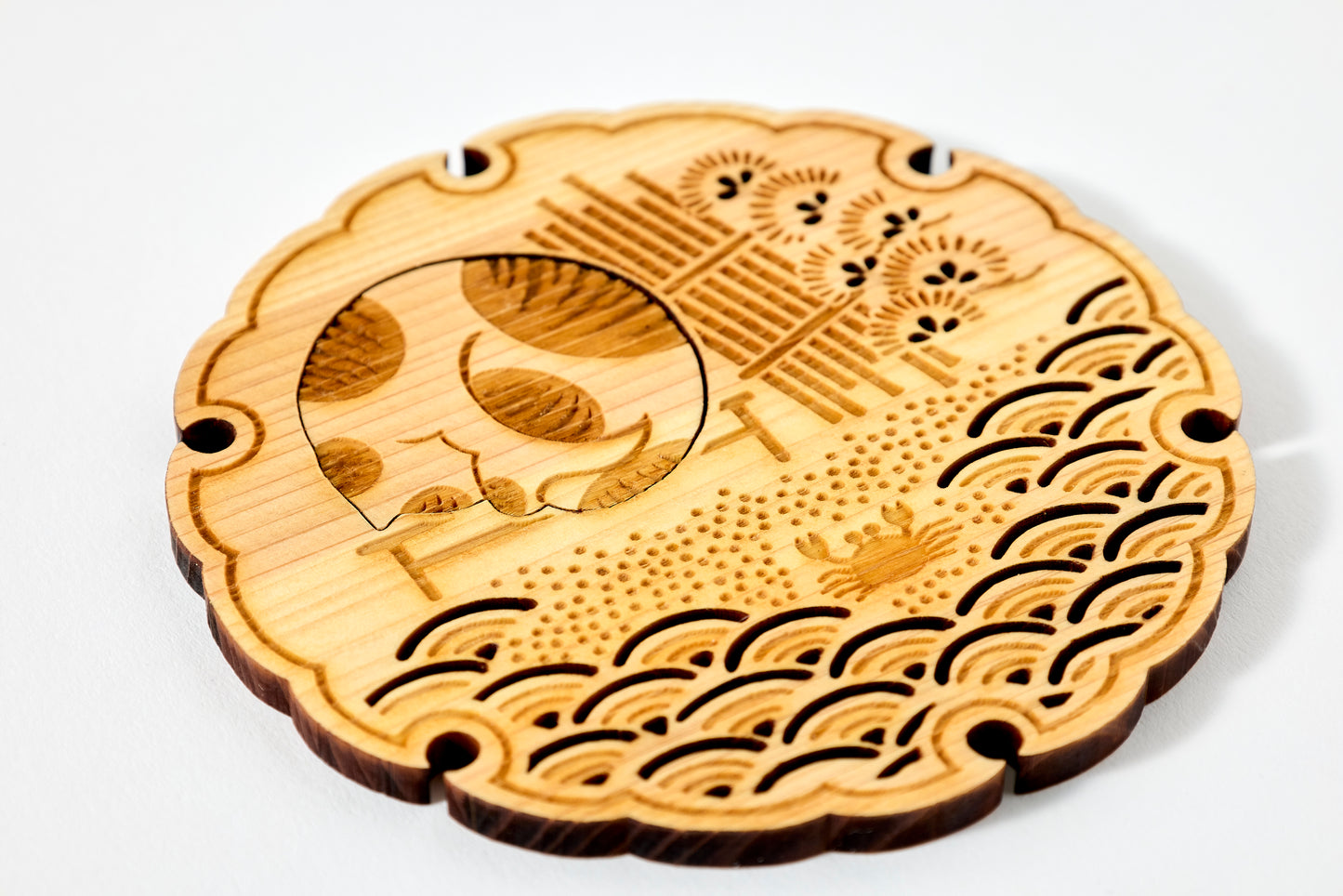 Tomogu –Crab and Tabby-White Cat