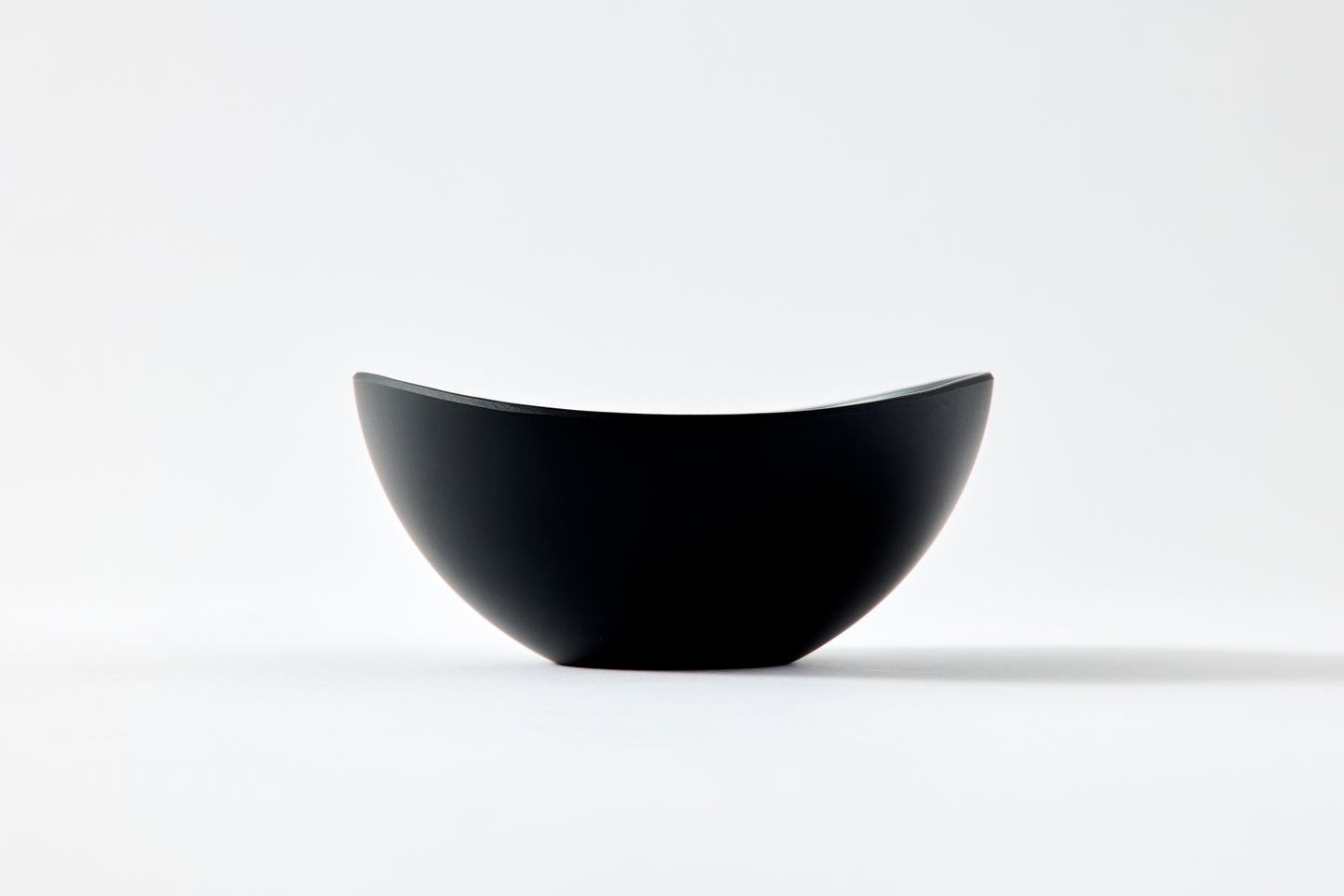 wave bowl / matte black