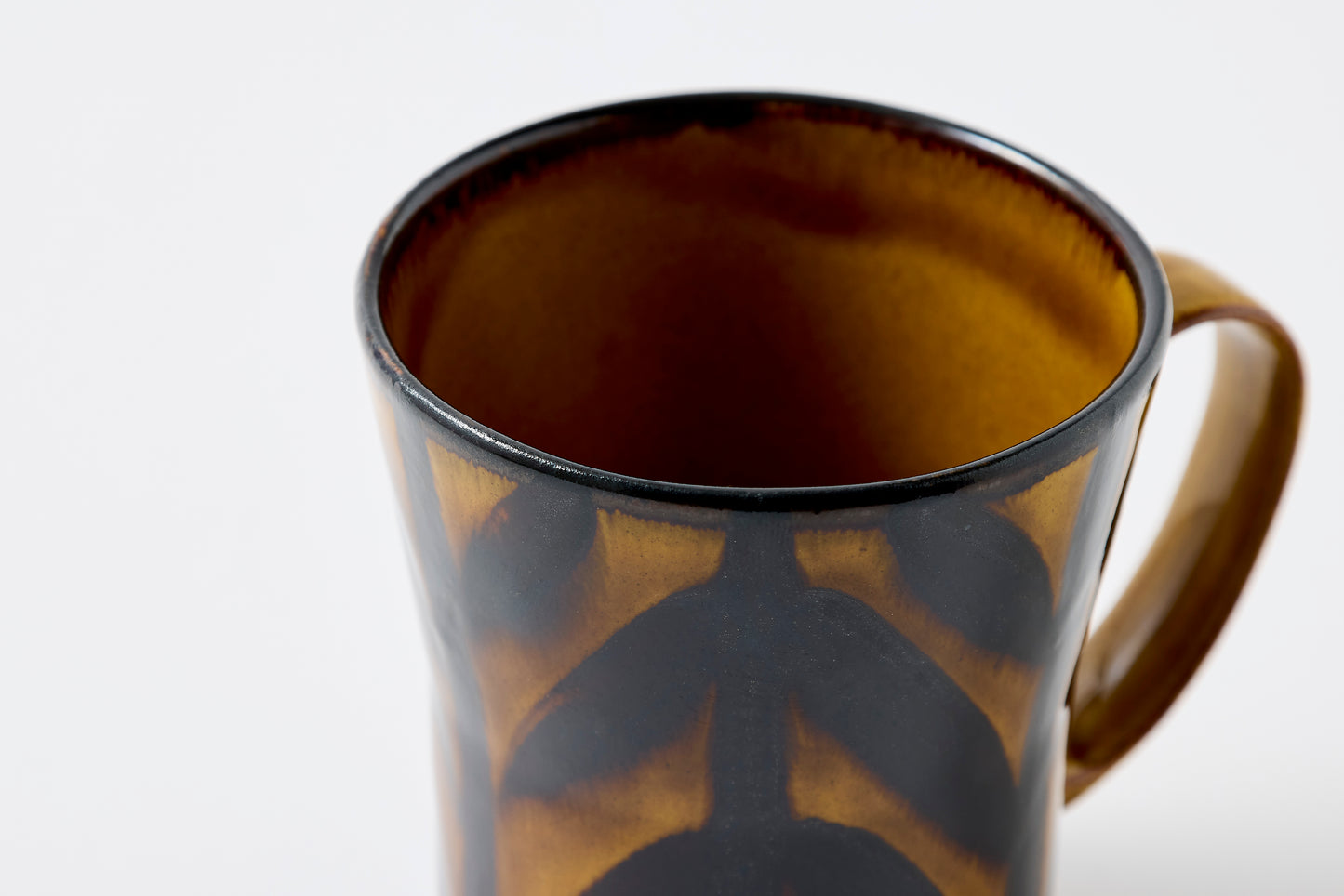 FD Arrow Feather Motif Amber Glaze Mug Hasami Porcelain