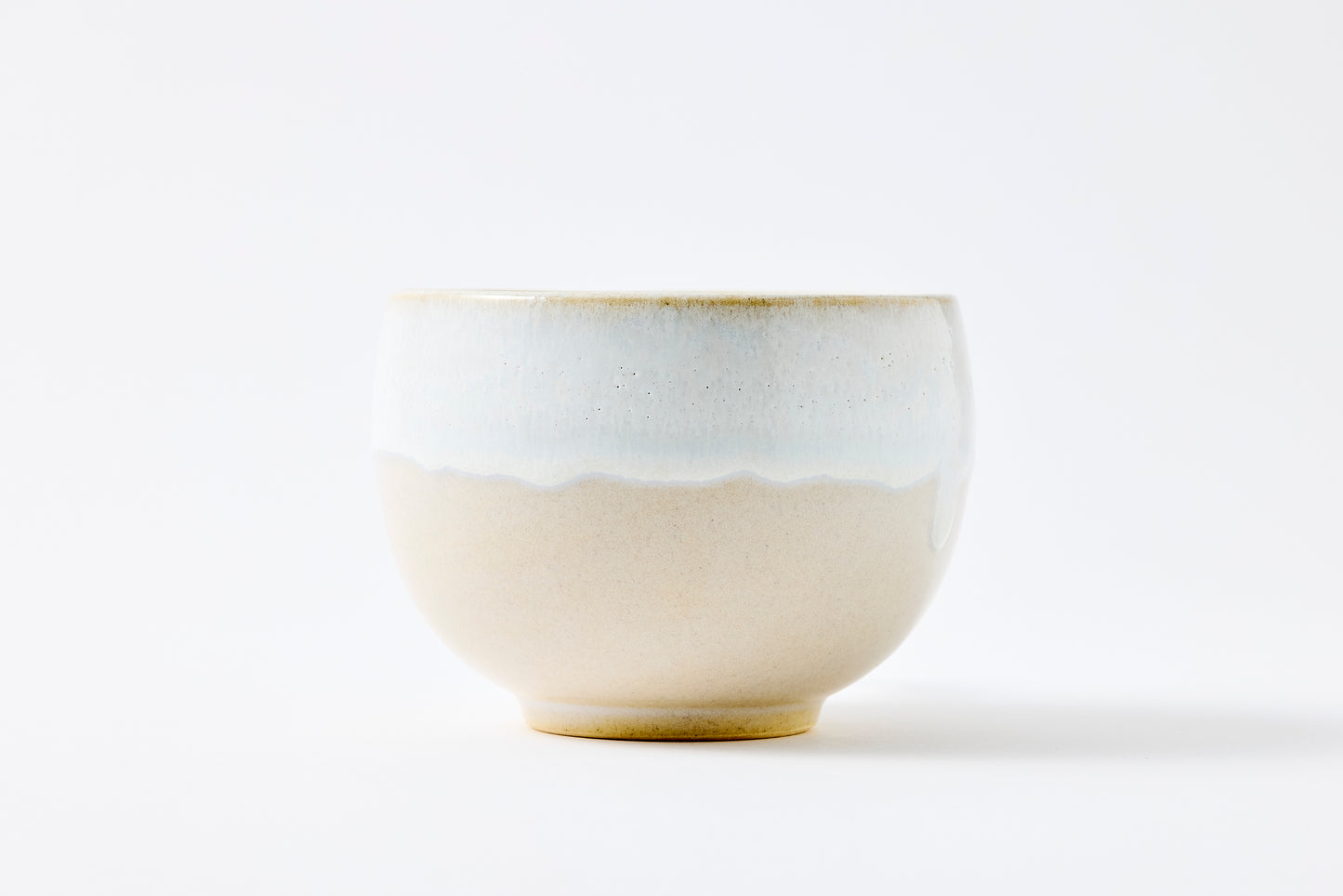 White Karatsu Flow White Glaze Round Bowl Hasami Porcelain
