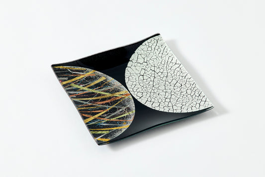 Minamo Moon – Hongin Ice Crack Kawari – Yakihaku on Black – Square Plate