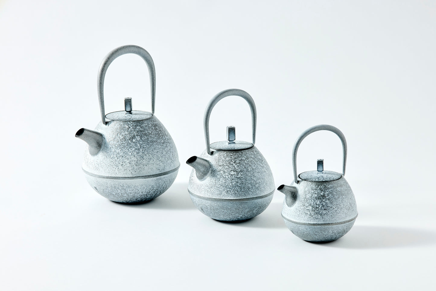 Nambu Ironware Egg Teapot Medium – Snow
