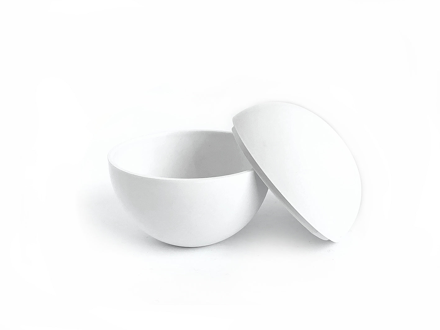 globe / matte white