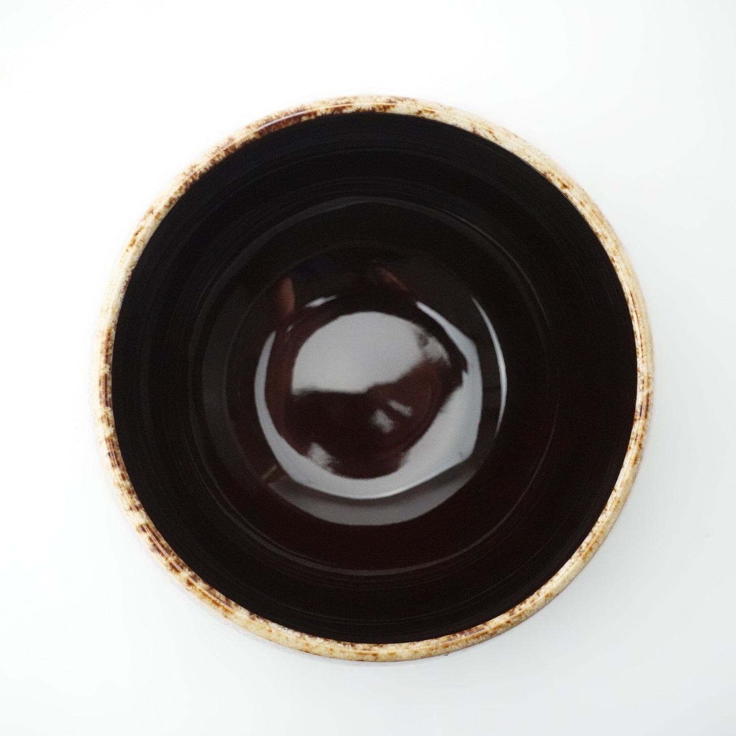 White Karatsu Flow Brown Glaze Round Bowl Hasami Porcelain