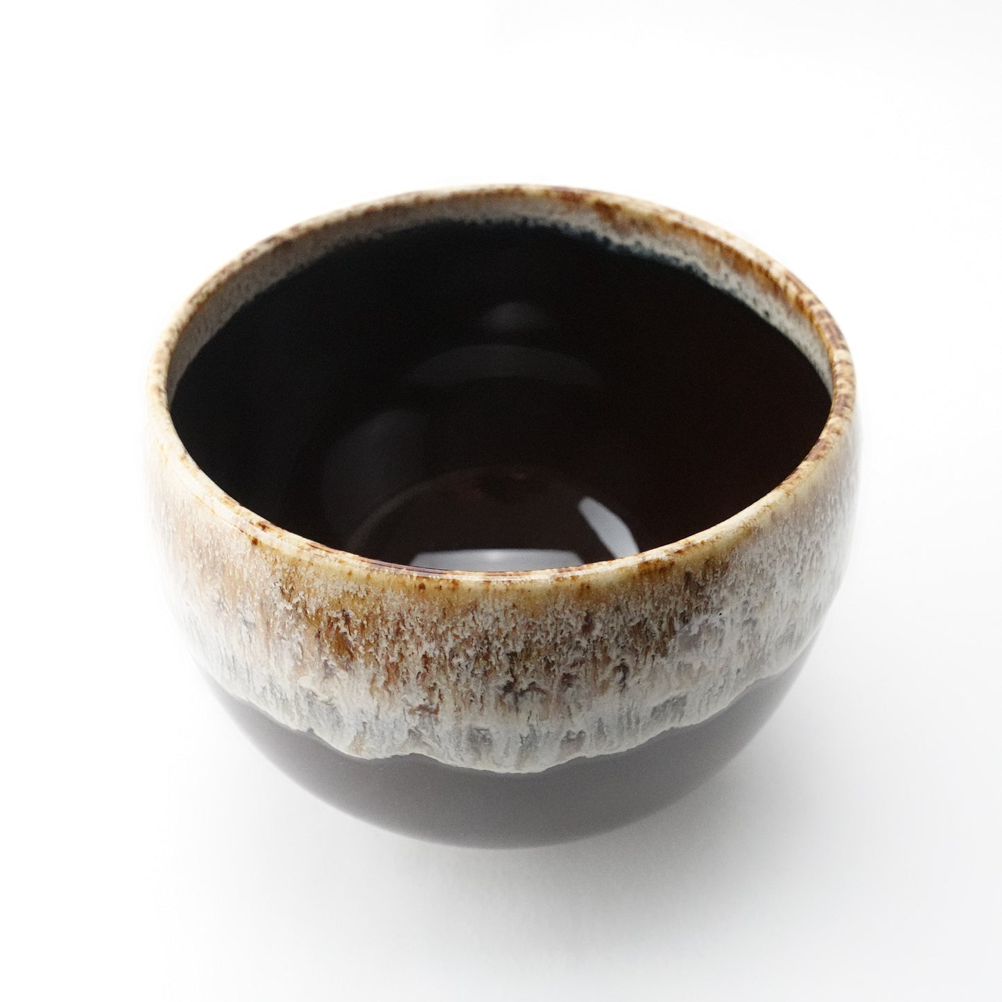 White Karatsu Flow Brown Glaze Round Bowl Hasami Porcelain