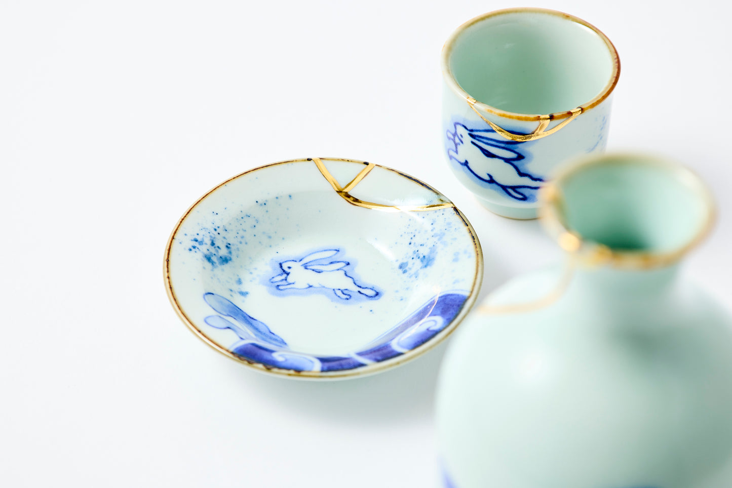 Gold Line Kosome Rabbit Sake Set Imari Porcelain
