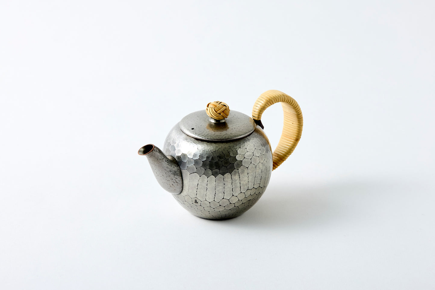 Teapot – Python / Silver White