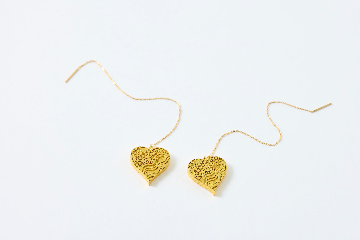 HAKUCESSORY Earrings Love Luck Gold