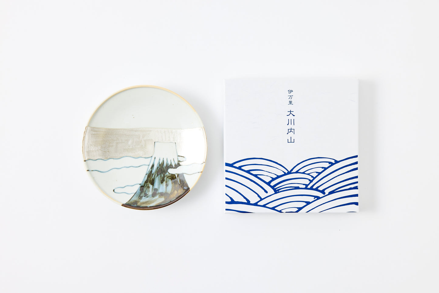 Silver-Accented Mt. Fuji 4-inch Plate Imari Porcelain