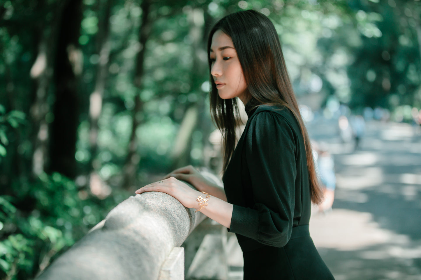 Arigatou Bangle Medium Gold