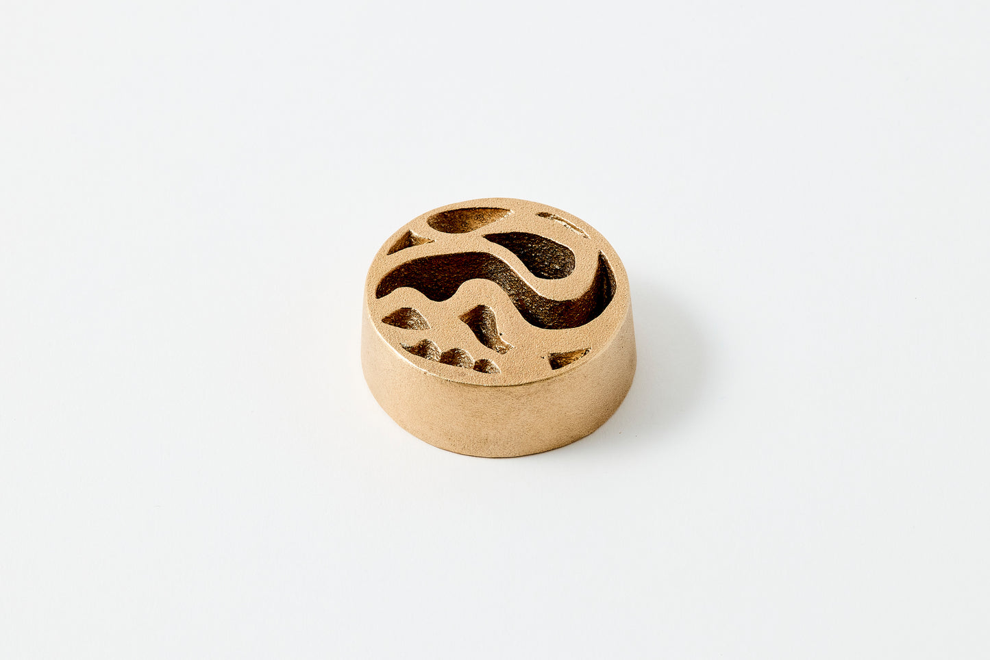 Pin-less Flower Frog ® / the water