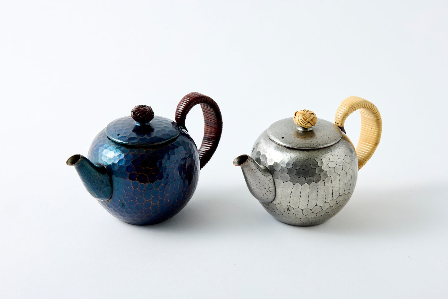 Teapot – Python / Silver White
