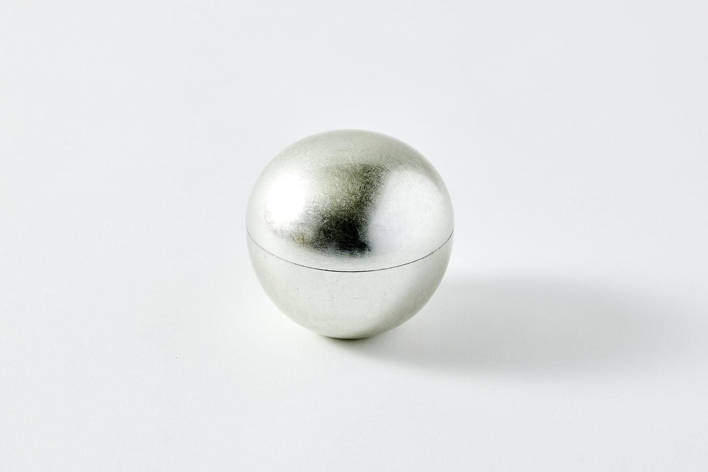 globe / silver leaf