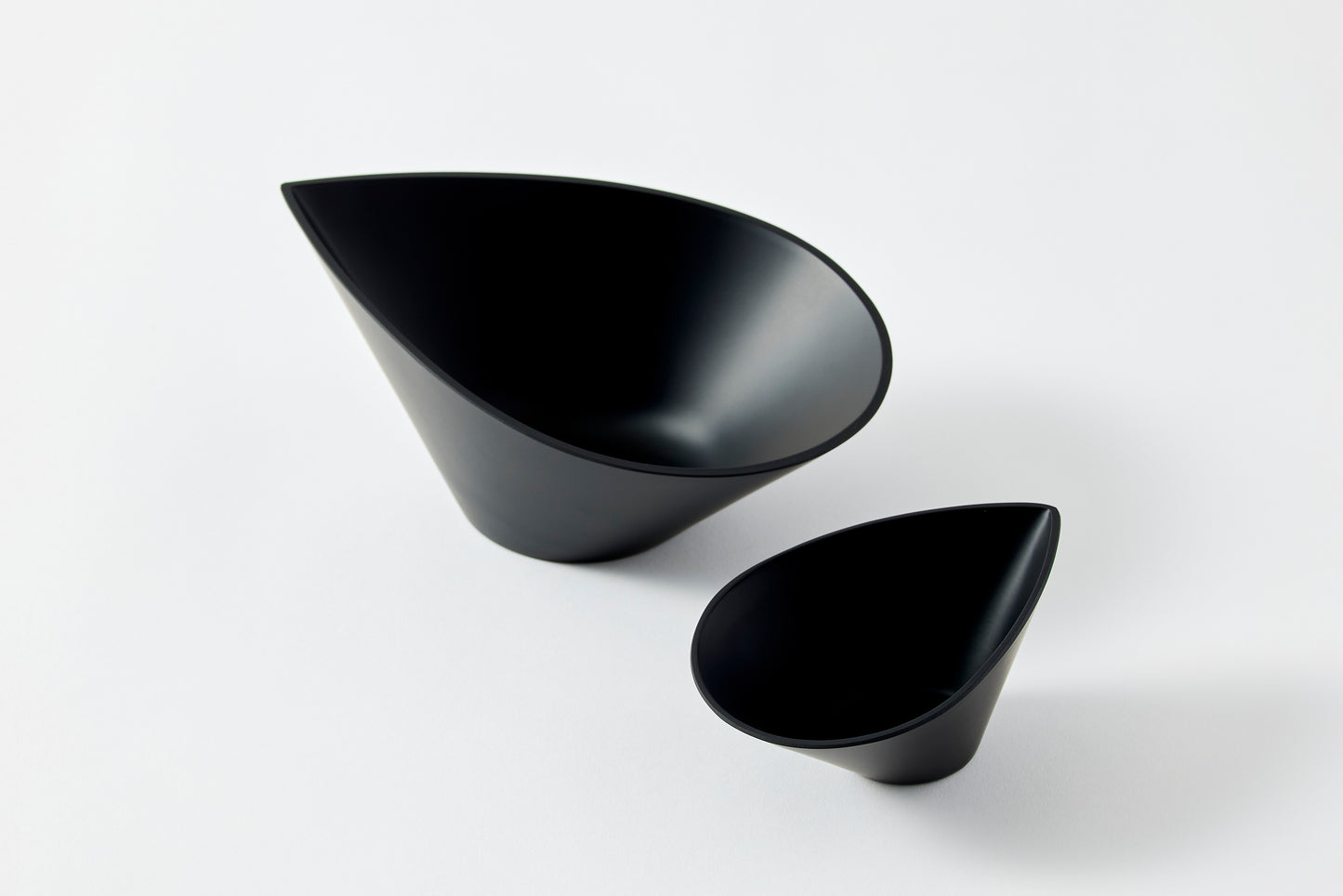 table flower L / matte black