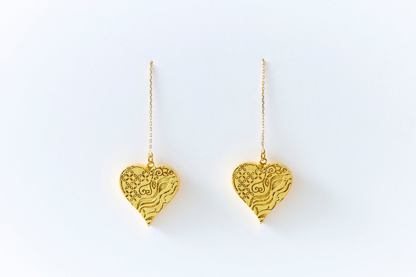 HAKUCESSORY Earrings Love Luck Gold