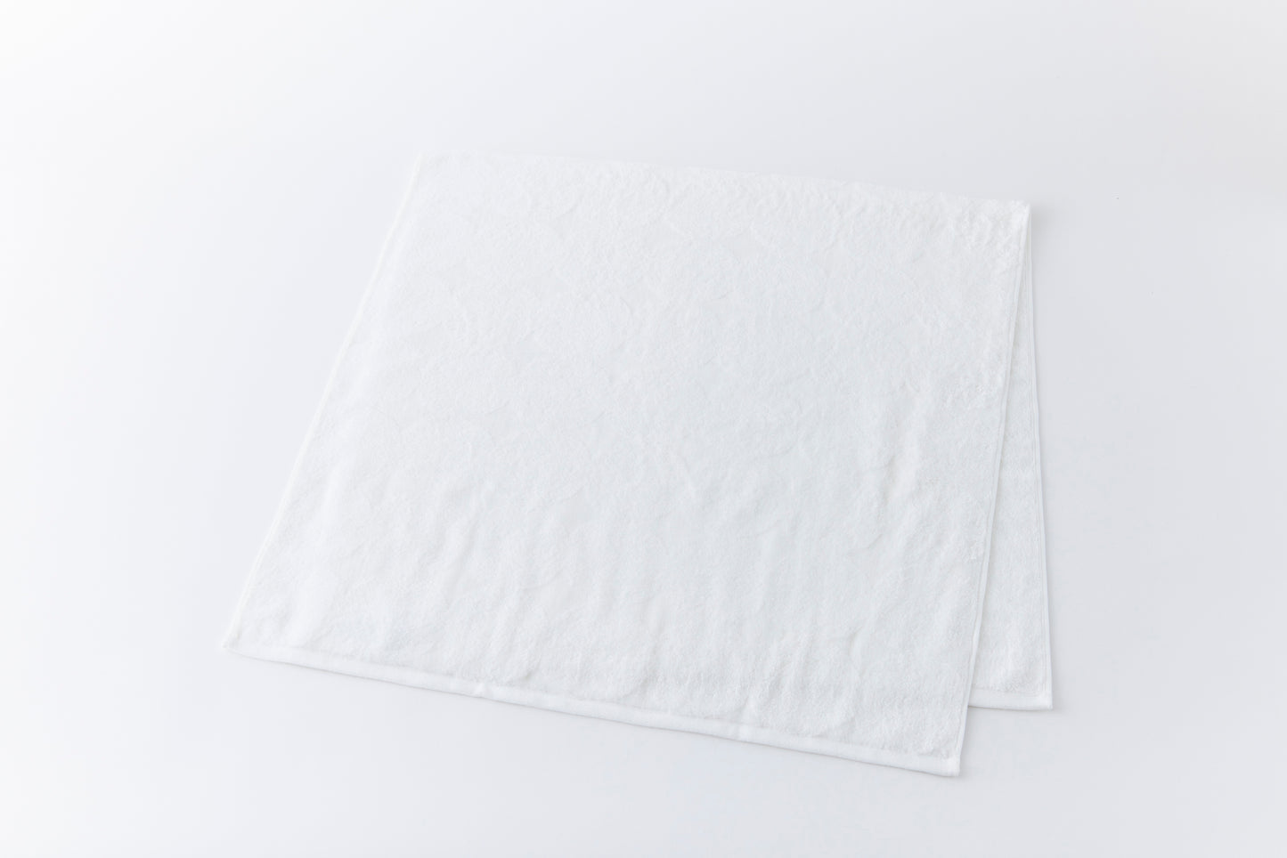 menca mature – Bath Towel