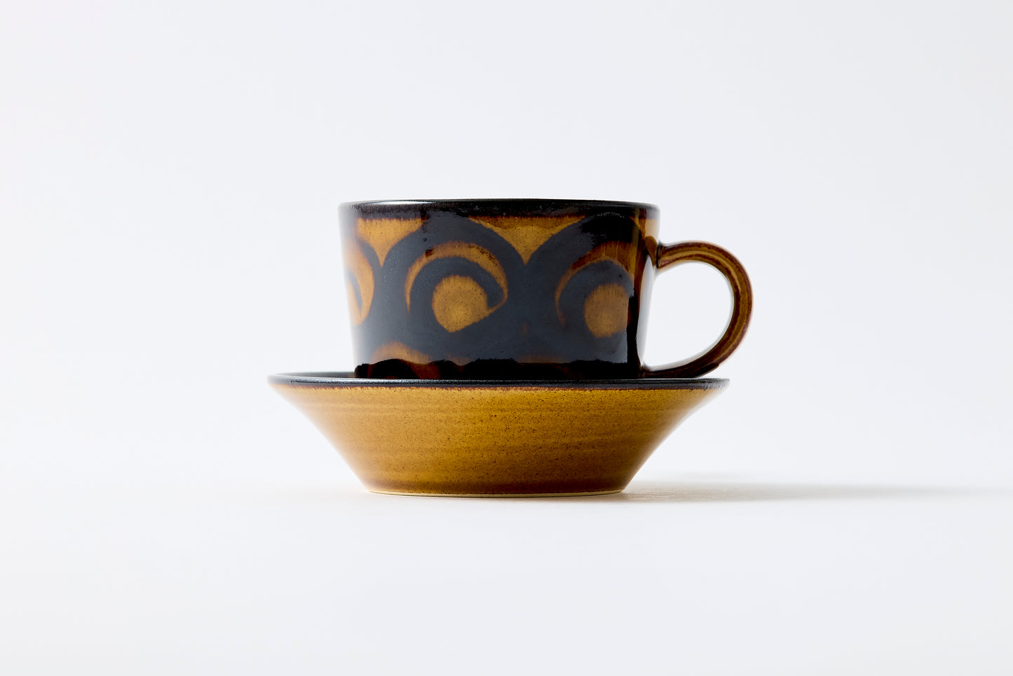 Circular Motif Amber Glaze Cup & Saucer Hasami Porcelain