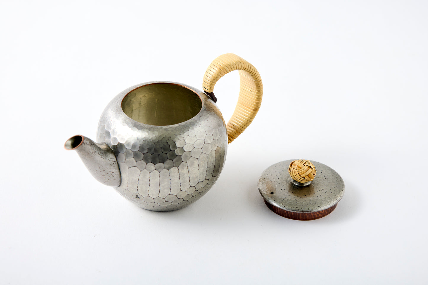 Teapot – Python / Silver White