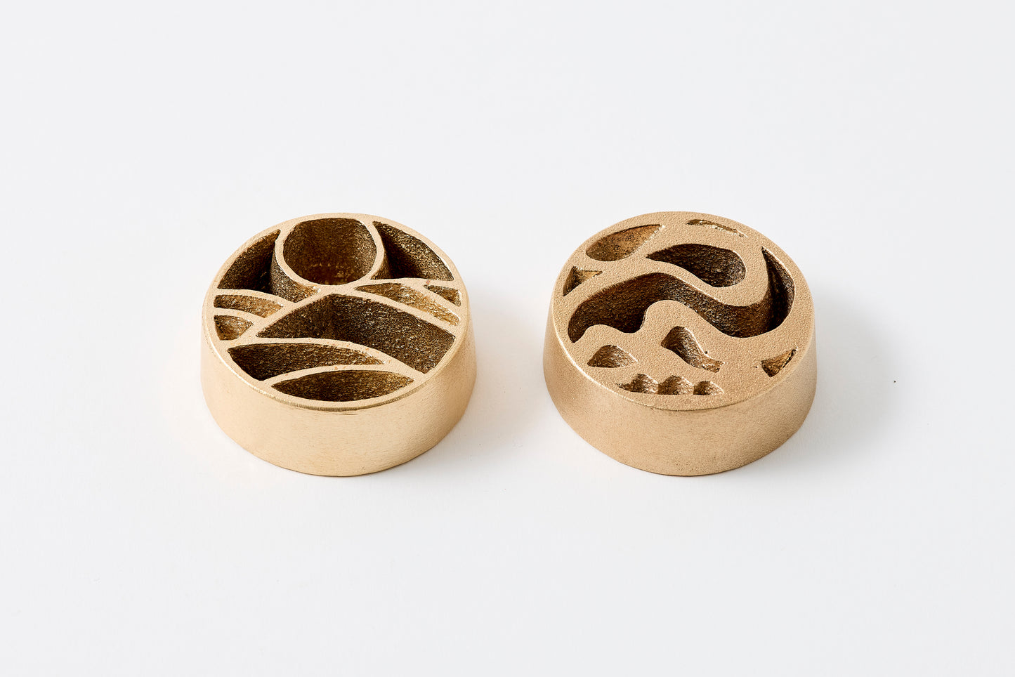 Pin-less Flower Frog ® / the earth