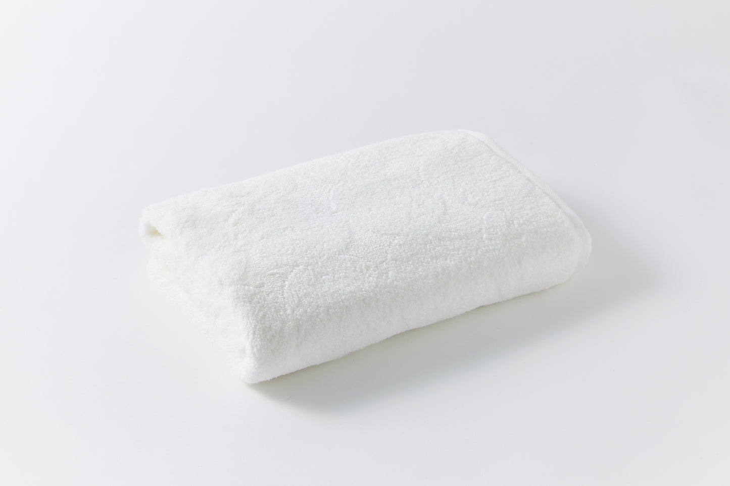 menca mature – Bath Towel
