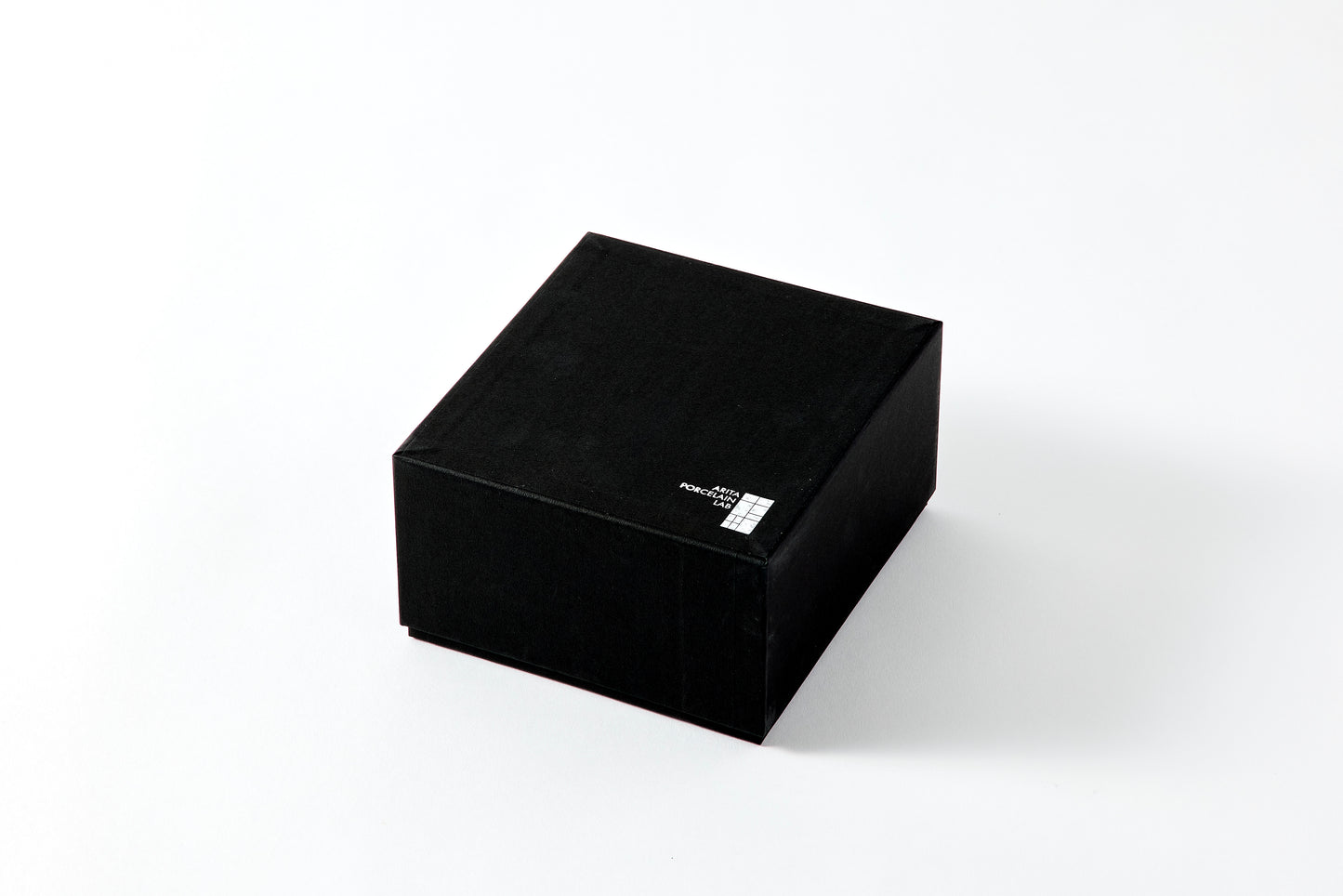 Tokkuri and Sake Cup Set 300ml - JS Ko-Imari Floral Pattern