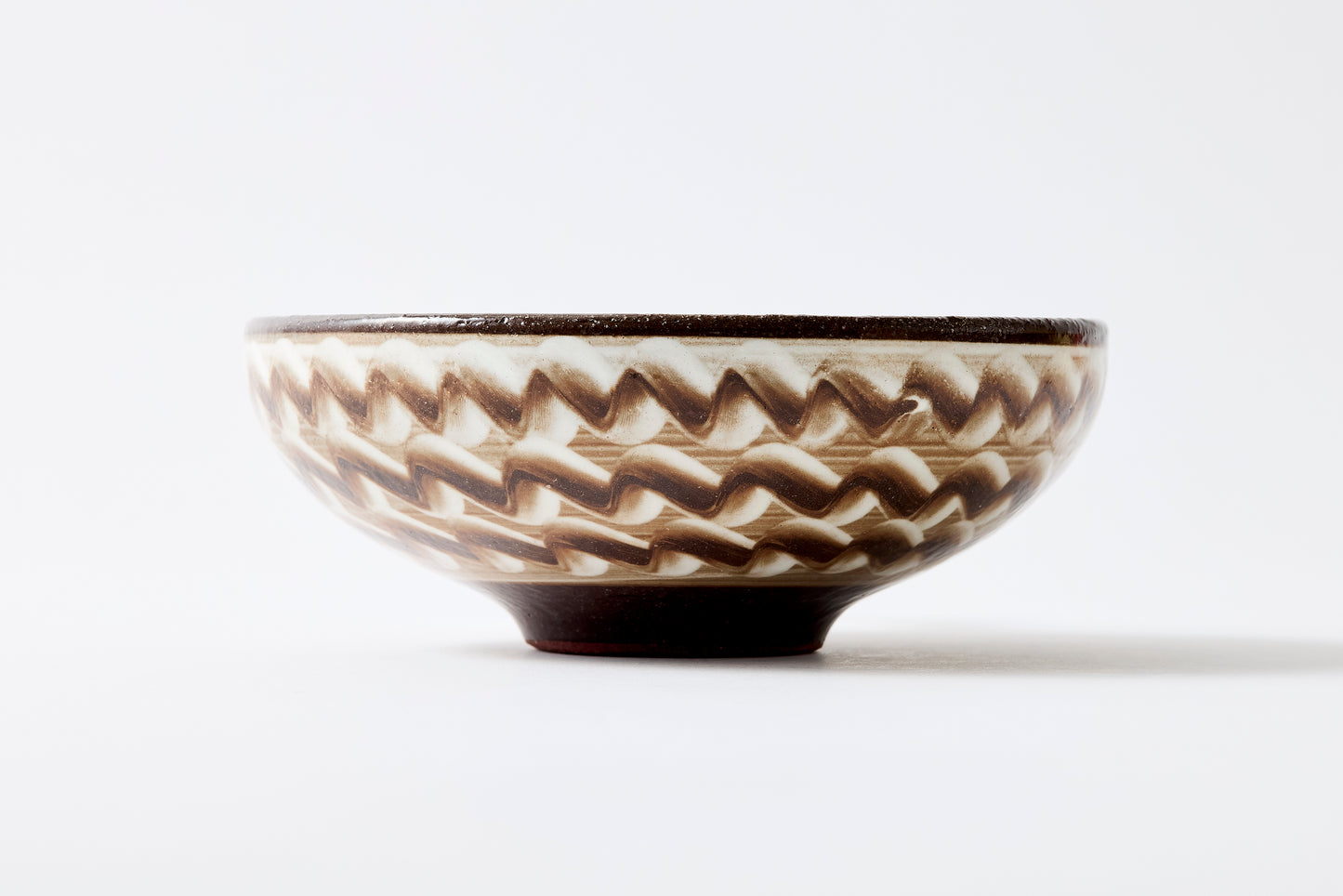 FD White Glaze Ripple Round Flat Bowl Hasami Porcelain