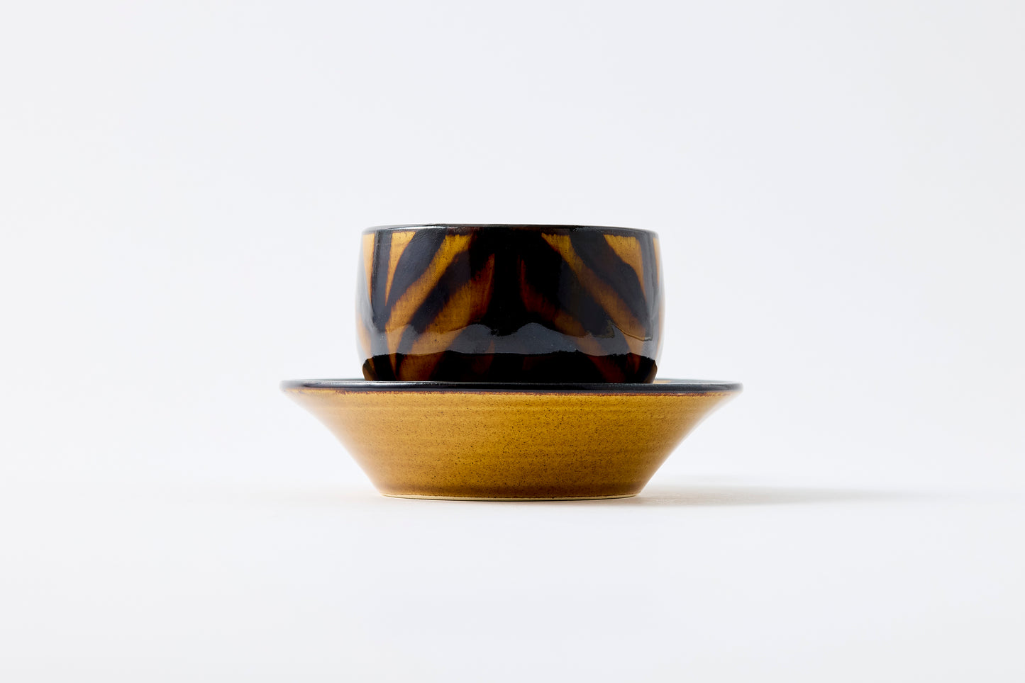 FD Arrow Feather Motif Amber Glaze Sencha Teacup & Saucer Hasami Porcelain