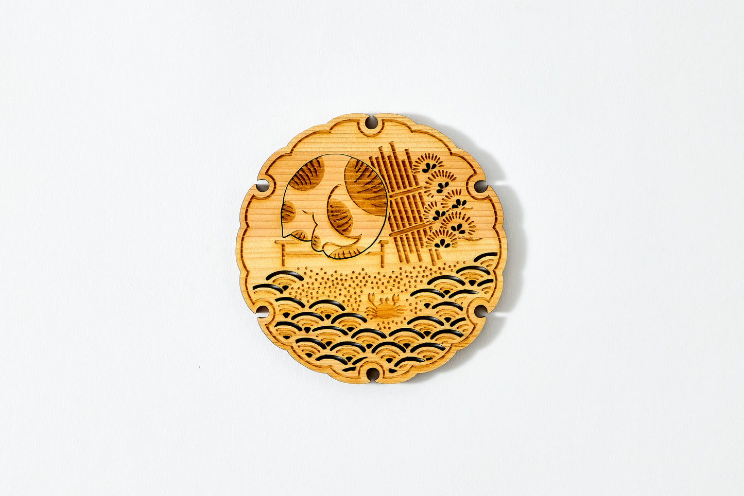 Tomogu –Crab and Tabby-White Cat