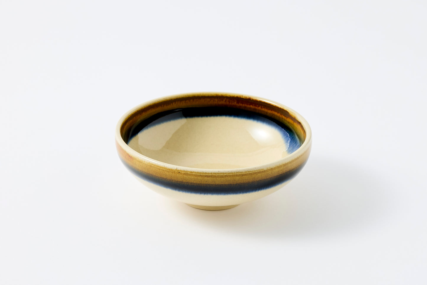 FD Two-Tone Wrapped Round Flat Bowl Hasami Porcelain