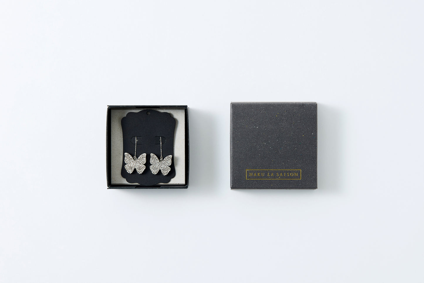 HAKUCESSORY Earrings Good Luck Platinum