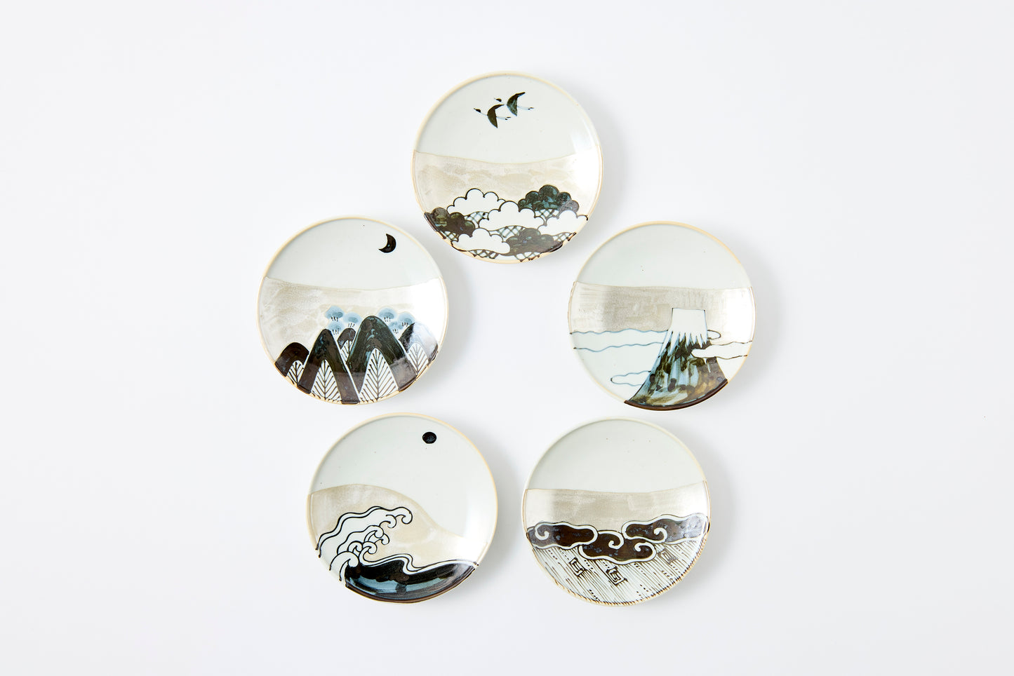 Silver-Accented Full Moon and Wave 4-inch Plate Imari Porcelain